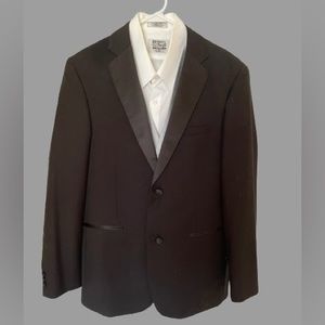 Men’s Black Tux-Brand-Caravelle size 38R - Pant size 32/30- Vest
